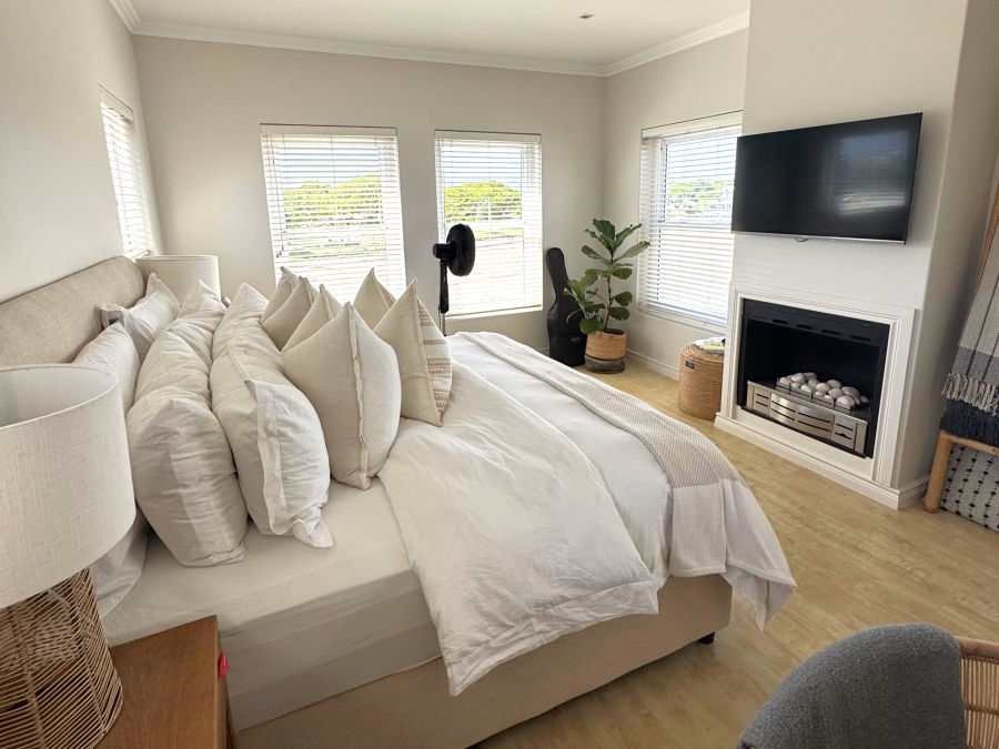 To Let 3 Bedroom Property for Rent in Thesen Islands Western Cape